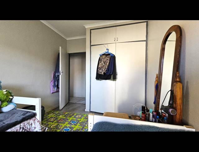 3 BEDROOM TOWNHOUSE FOR SALE IN MORELETA PARK